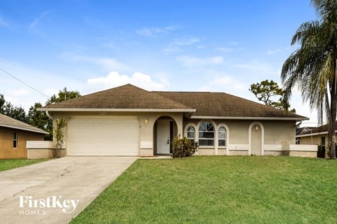 121 Kamal Pkwy 3 Beds Apartment for Rent