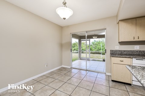 121 Kamal Pkwy 3 Beds Apartment for Rent