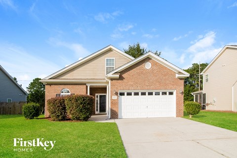 122 Netherfield Drive 3 Beds Apartment for Rent