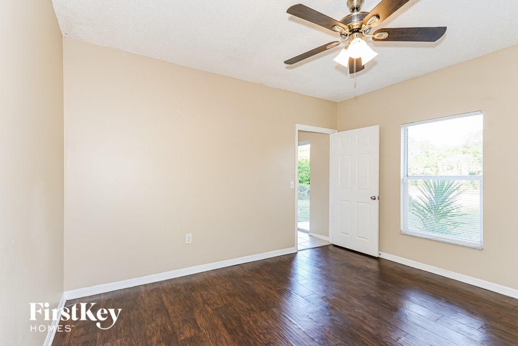 122 Dahl Avenue 4 Beds House for Rent - Photo Gallery 11