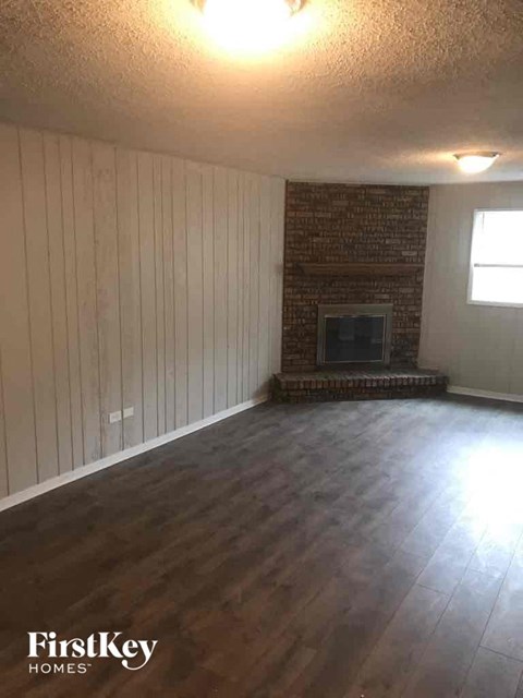 135 Boulder Ct 3 Beds Apartment for Rent