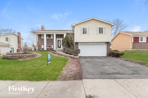 135 Oriole Rd 4 Beds Apartment for Rent