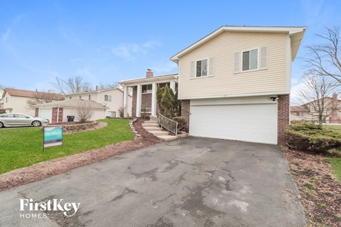 135 Oriole Rd 4 Beds Apartment for Rent