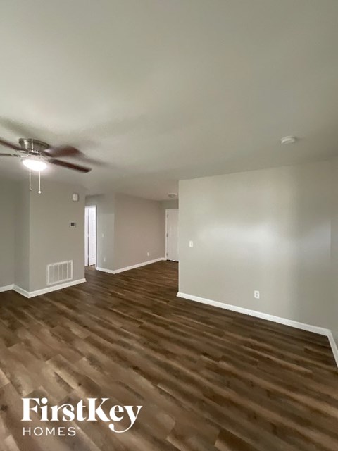 137 Classic Rd 3 Beds Apartment for Rent