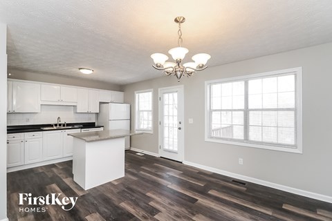 142 N Springs Drive 4 Beds Apartment for Rent