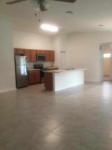 146 SW Milburn Circle 4 Beds Apartment for Rent