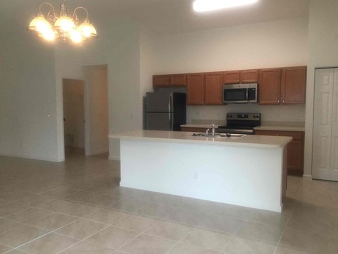 146 SW Milburn Circle 4 Beds Apartment for Rent