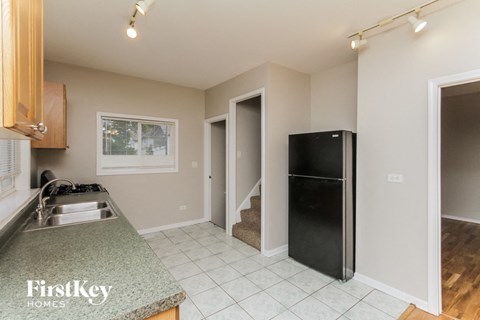 146 E. 10Th 3 Beds Apartment for Rent
