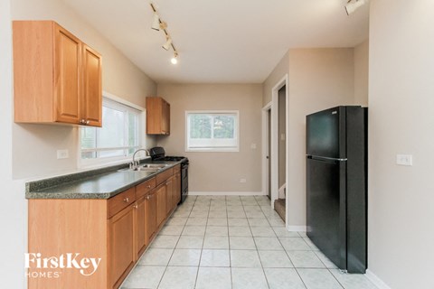 146 E. 10Th 3 Beds Apartment for Rent