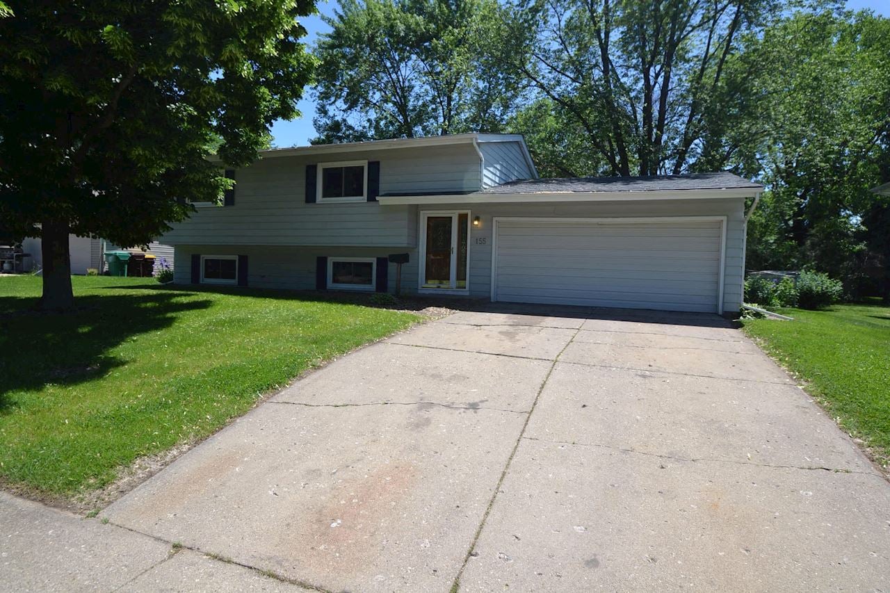 155 Berkshire Dr 4 Beds Apartment for Rent