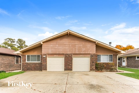 185 Paramount Dr 3 Beds Apartment for Rent