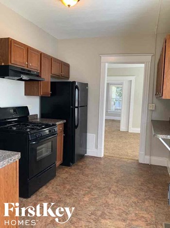 202 Park Ave. Unit 1 2 Beds House for Rent - Photo Gallery 6