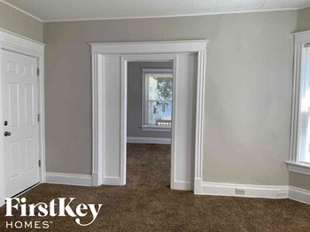 202 Park Ave. Unit 1 2 Beds House for Rent - Photo Gallery 4