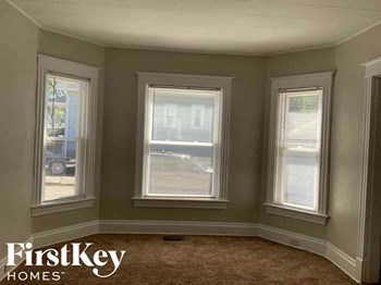 202 Park Ave. Unit 1 2 Beds House for Rent - Photo Gallery 3