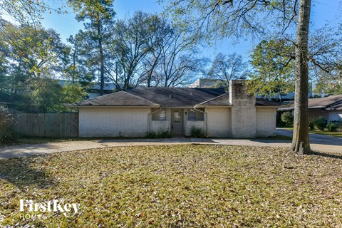 214 Oakwood Dr 3 Beds Apartment for Rent