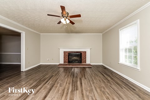 215 Brooks Dr 3 Beds Apartment for Rent