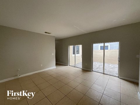 216 Se 32 Terrace 3 Beds Apartment for Rent