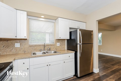 231 SW 71 Terrace 4 Beds House for Rent - Photo Gallery 7