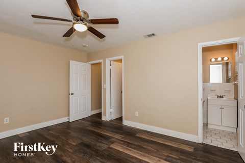 231 SW 71 Terrace 4 Beds House for Rent - Photo Gallery 9