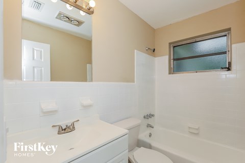 231 SW 71 Terrace 4 Beds House for Rent - Photo Gallery 10