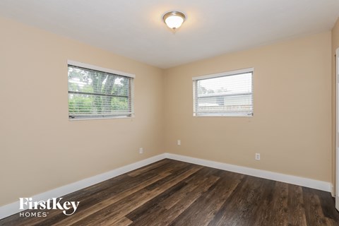 231 SW 71 Terrace 4 Beds House for Rent - Photo Gallery 11