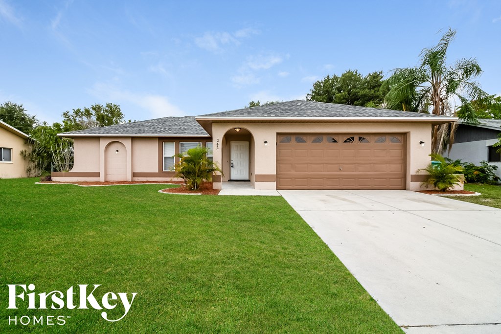 242 SW 34th Terrace 3 Beds House for Rent - Photo Gallery 1