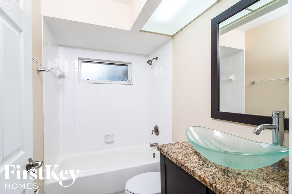 242 SW 34th Terrace 3 Beds House for Rent - Photo Gallery 10