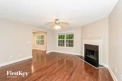 260 Valley View 3 Beds Apartment for Rent