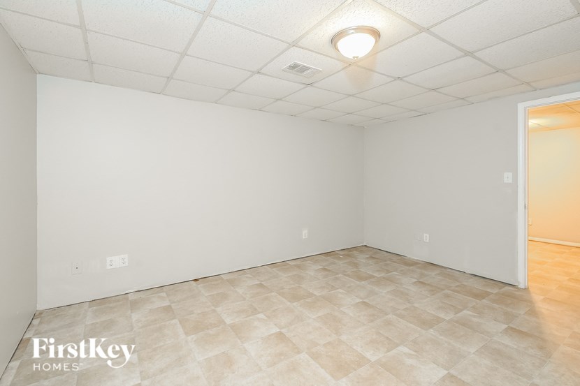 the living room is clean and ready to be staged