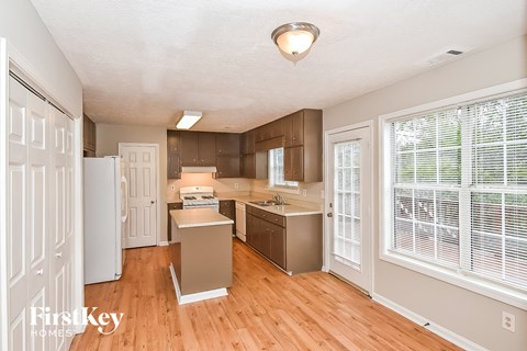 276 Due West Drive 3 Beds Apartment for Rent