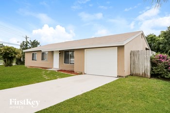 301 SE Whitmore Dr 3 Beds House for Rent - Photo Gallery 2