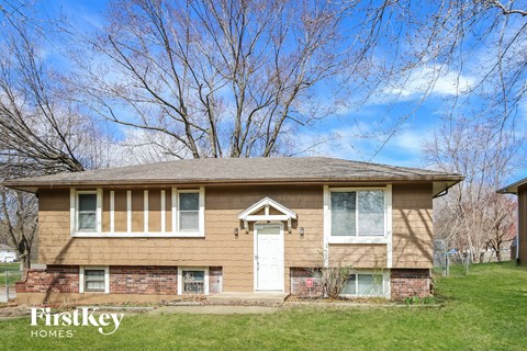 301 NE Lakeview Rd 3 Beds Apartment for Rent