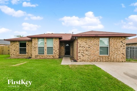 302 Apache Dr 4 Beds Apartment for Rent