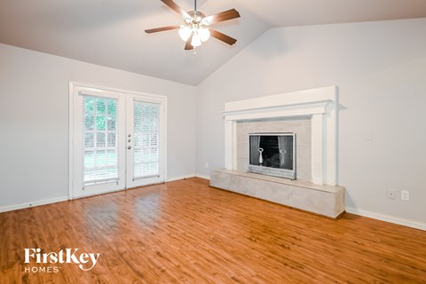 302 SHOREWOOD Dr 3 Beds Apartment for Rent