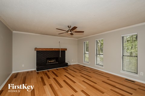 303 Coalmont Rd 4 Beds Apartment for Rent