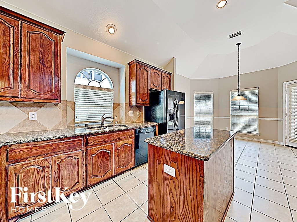 304 Wisteria Way 4 Beds House for Rent - Photo Gallery 4