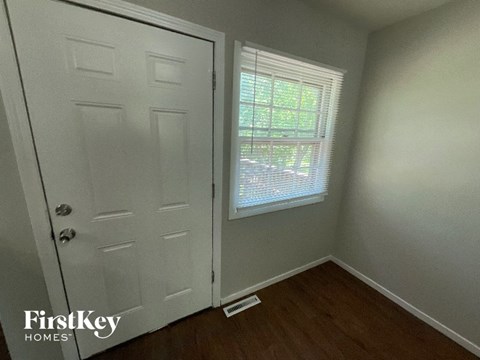 306 Marilyn Ave 3 Beds Apartment for Rent