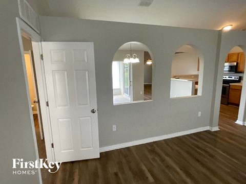 331 Columbo St 4 Beds Apartment for Rent