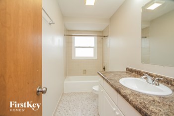 340 N Illinois Ave 3 Beds House for Rent - Photo Gallery 6