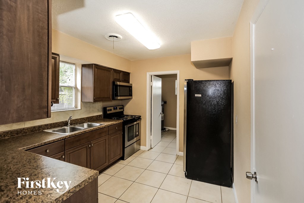 351 SW 31st Avenue 4 Beds House for Rent - Photo Gallery 5