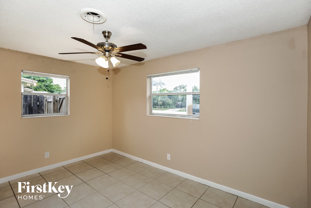 351 SW 31st Avenue 4 Beds House for Rent - Photo Gallery 8