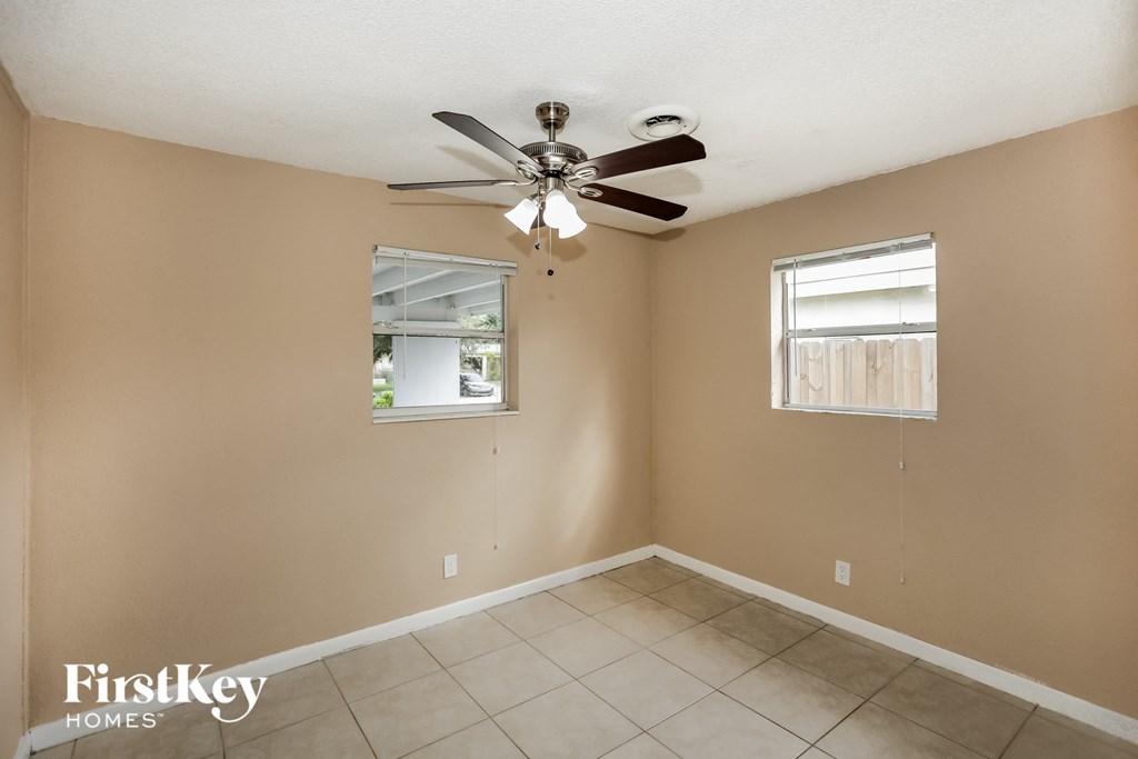 351 SW 31st Avenue 4 Beds House for Rent - Photo Gallery 10