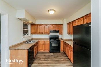 351 Clyde Ave 4 Beds House for Rent - Photo Gallery 6