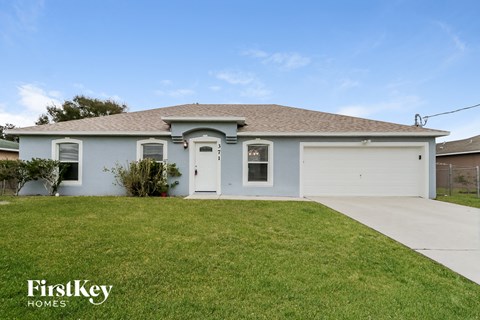 371 SW Duval Ave 4 Beds Apartment for Rent