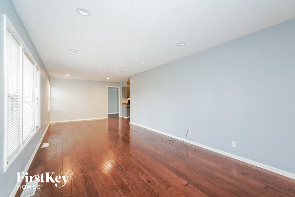 371 S Hendricks Dr 3 Beds House for Rent - Photo Gallery 4