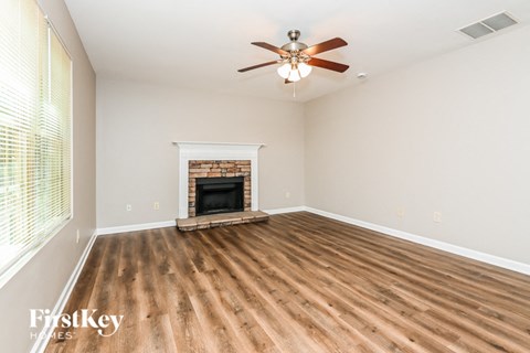 380 Pine Tree Dr 3 Beds Apartment for Rent