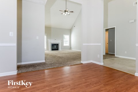 381 Glouchester Drive 4 Beds Apartment for Rent