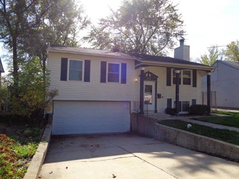 381 E Montana Ave 3 Beds Apartment for Rent