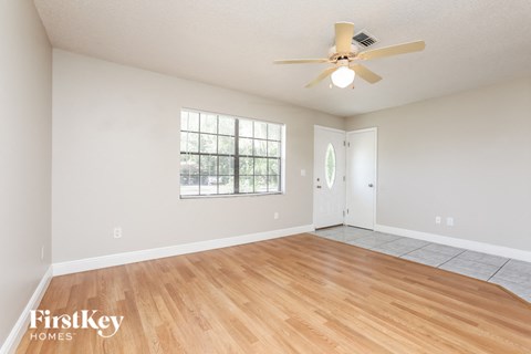 391 E Palmetto Ave 3 Beds Apartment for Rent