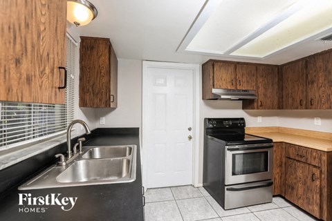 391 E Palmetto Ave 3 Beds Apartment for Rent